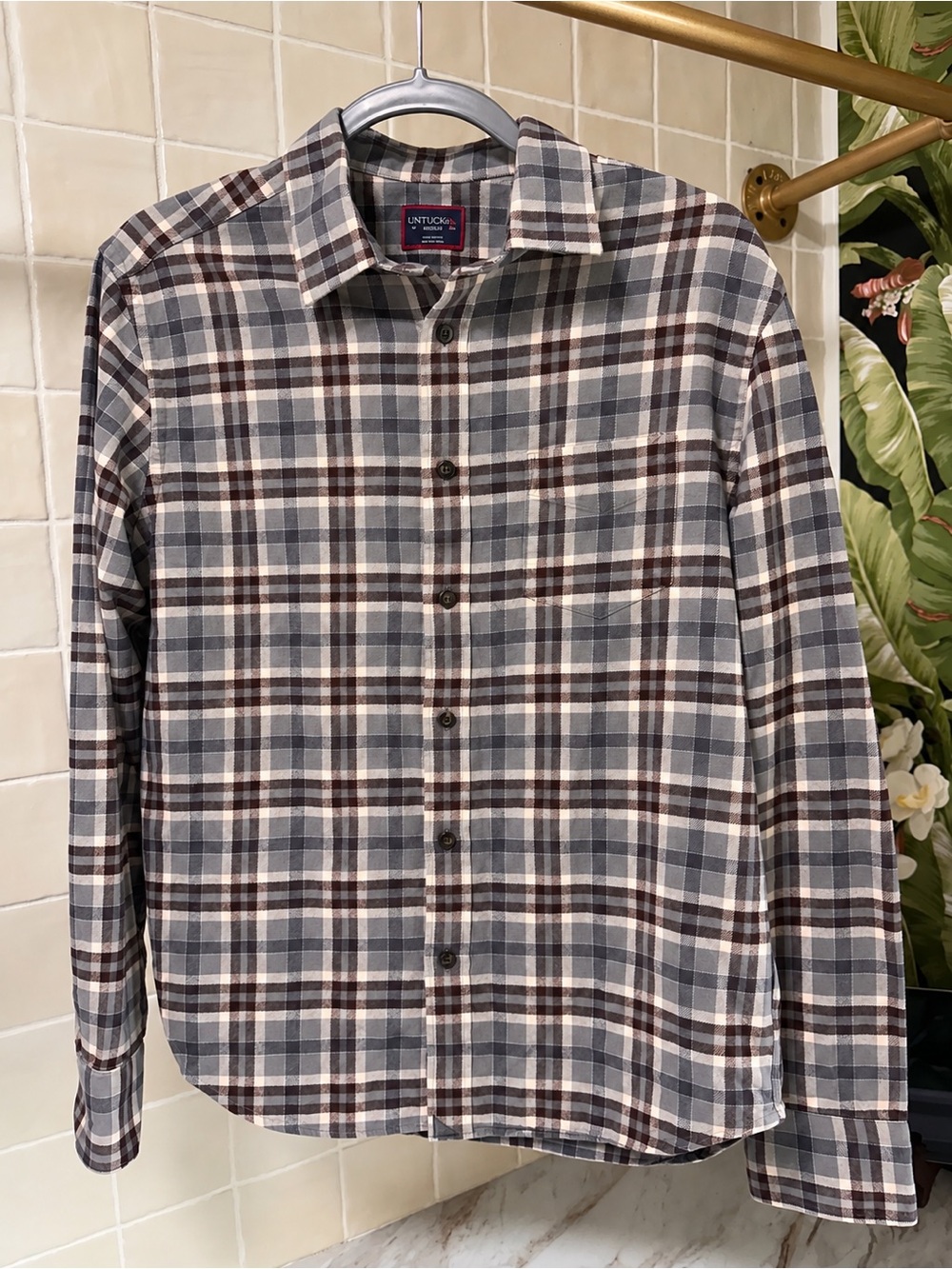 UNTUCKit "Verduno" Men's Long-Sleeve Button-Down Flannel Shirt (Style #40938)